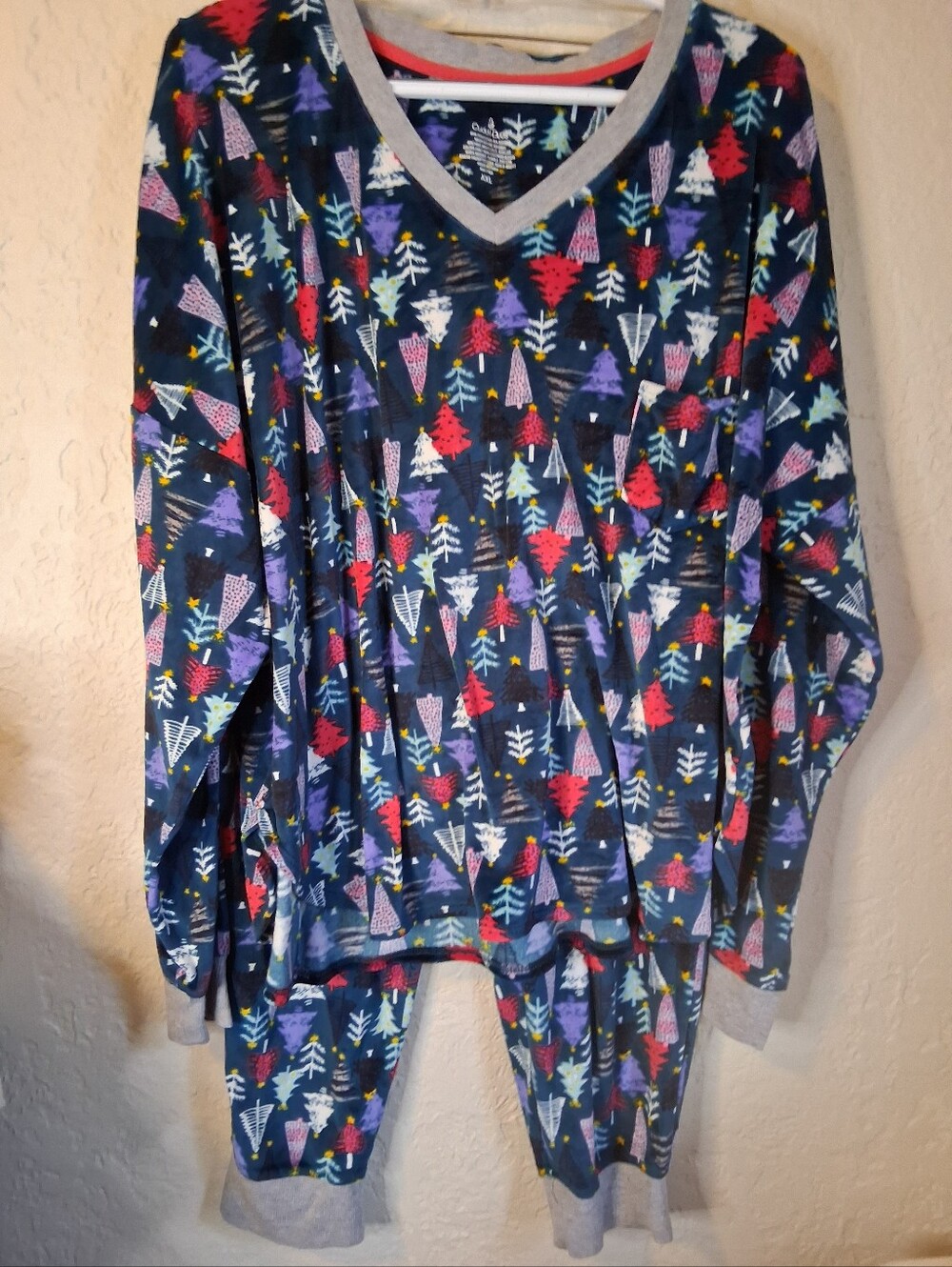 Cuddl Duds Navy V-Neck Adult Pajama Set with Red, Purple & White Trees Sz XXL